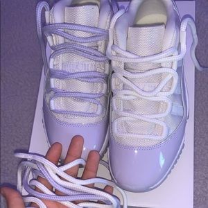 I’m selling these Jordan’s 11 in a size 6.5 womens